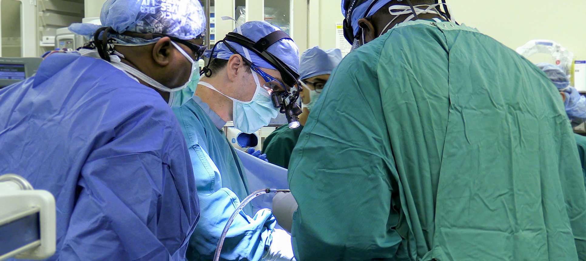 A Heart-Stopping Achievement: The First-Ever Living Tissue Heart Transplant at Duke University Hospital
