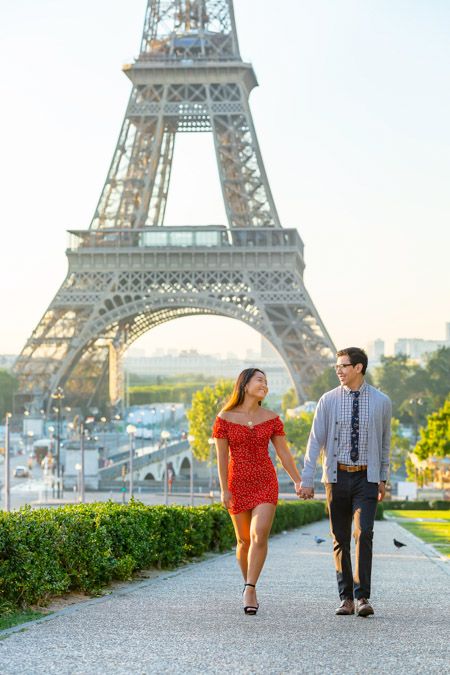 Unbelievable Twist: Stranded Couple's Incredible Love Story Unfolds on the Eiffel Tower!