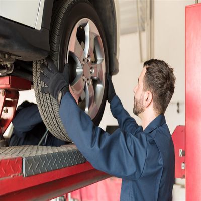 9 Signs That Your Vehicle Requires Wheel Alignment