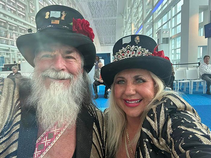 The Couple Living on Cruise Ships for Life
