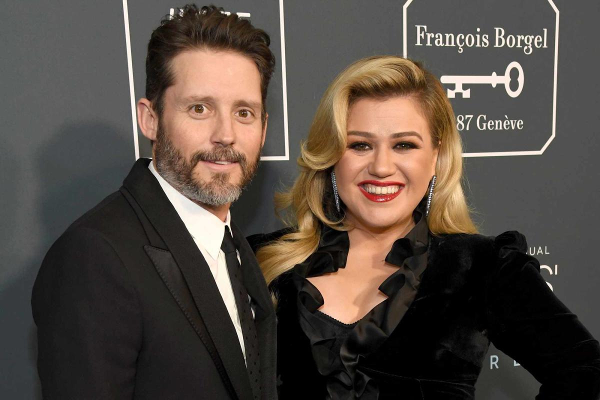 Kelly Clarkson's Ex-Husband Ordered to Pay Her $2.6 Million in Illegal Deals Ruling
