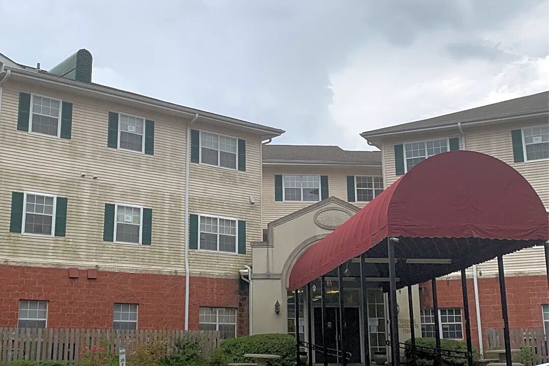 Stunning Luxury Apartments With Self-Care Programs For Seniors image