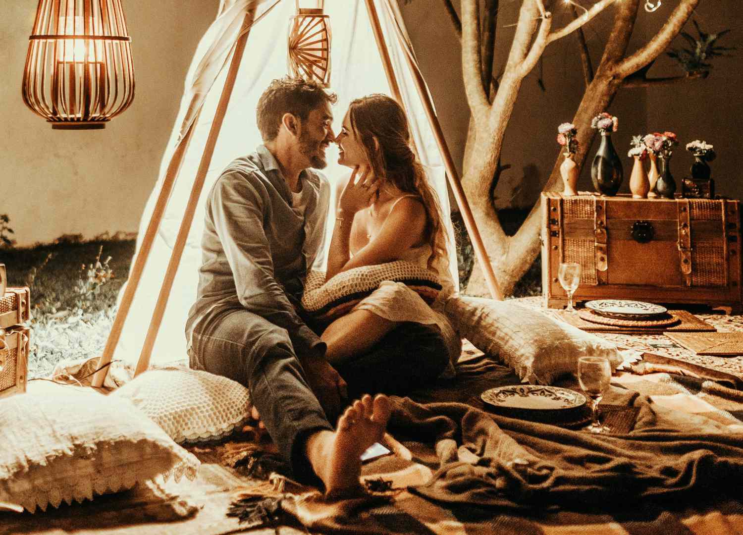 Top 20 Indoor Date Ideas That Are Fun And Romantic
 