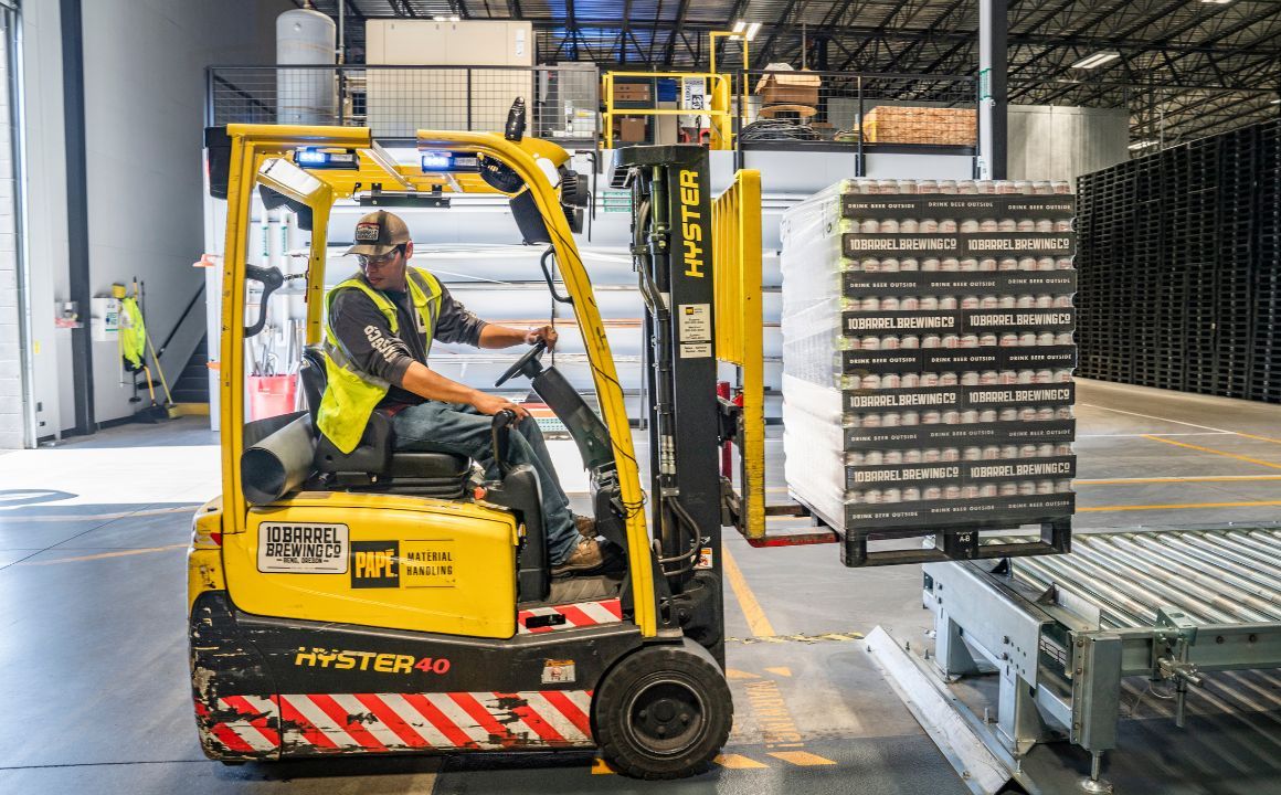 Warehouse Forklift Jobs: Earn Upto $270/Day with Amazing Perks!