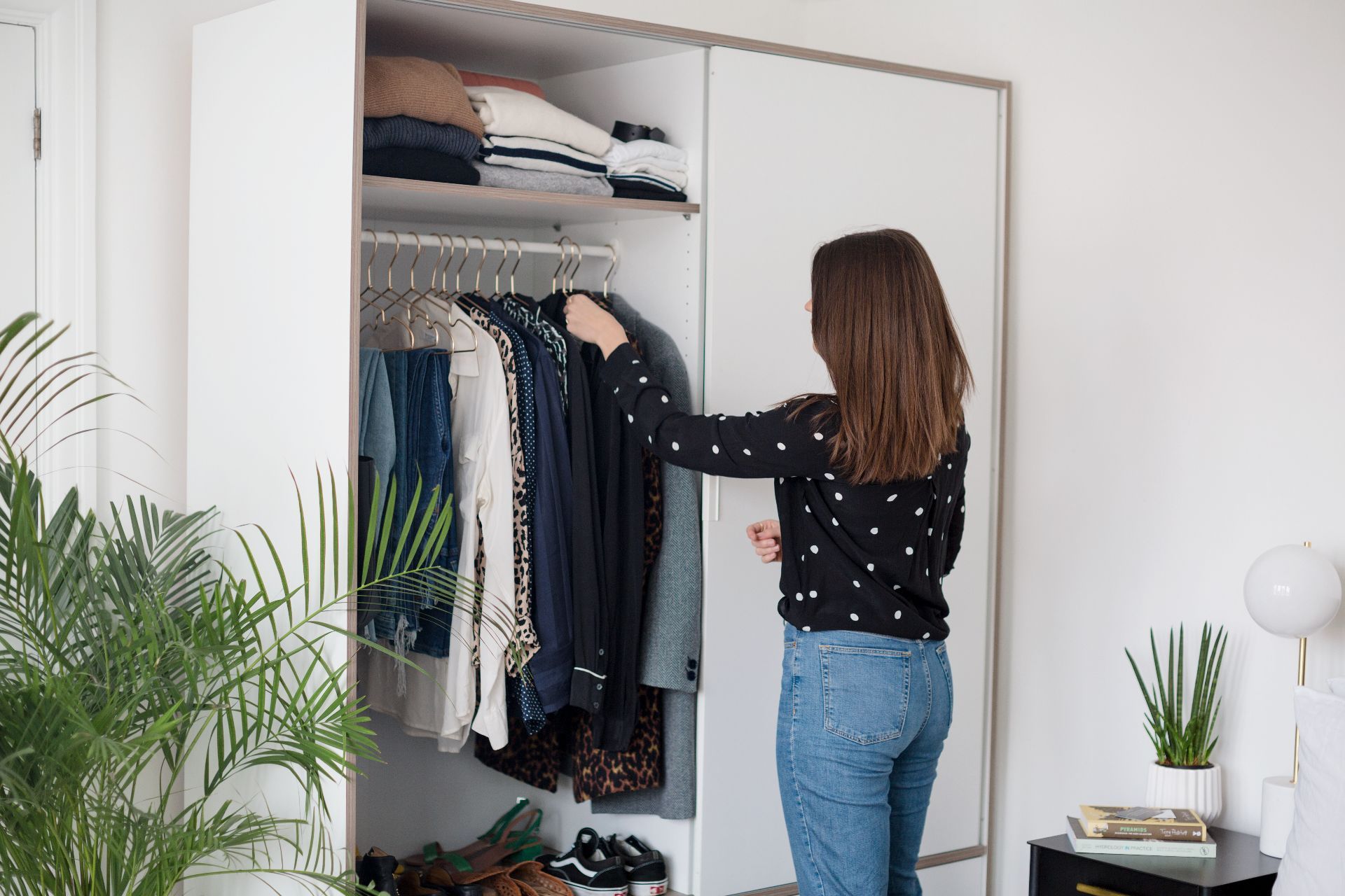 The Ultimate Guide to Creating Your Perfect Capsule Wardrobe